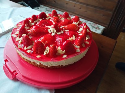 Windbeuteltorte Erdbeer